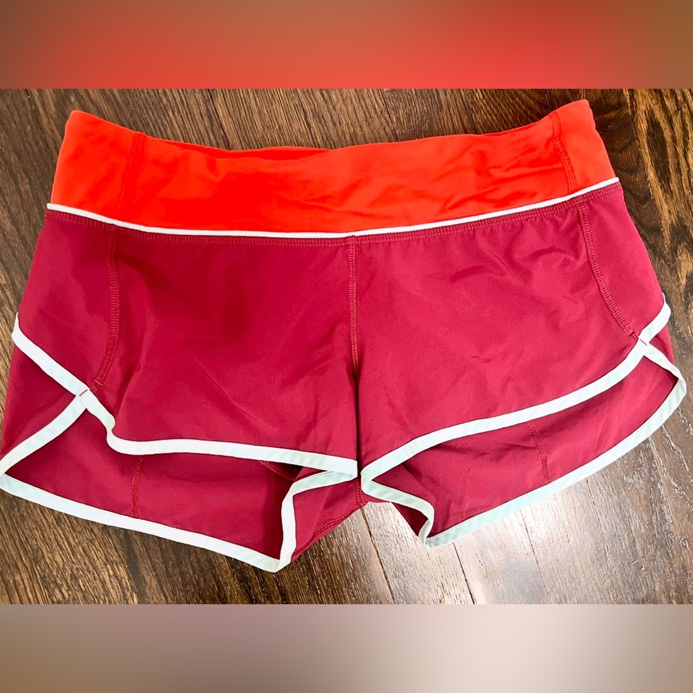 Lululemon Sz 6 Women's Red and Burgundy Shorts